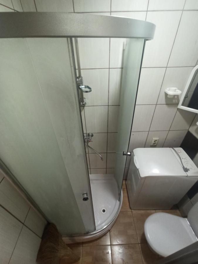 Ferienwohnung Смарт-Економ,10 Хв До Ж/Д Вокзалу Lemberg Exterior foto