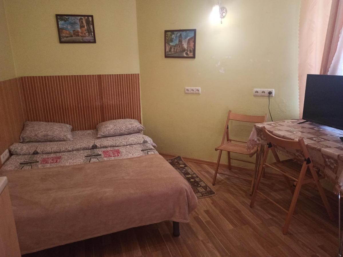 Ferienwohnung Смарт-Економ,10 Хв До Ж/Д Вокзалу Lemberg Exterior foto